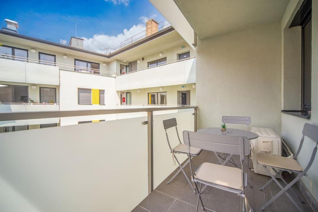 Grace Pine Apartment 1 Budapest Exterior foto