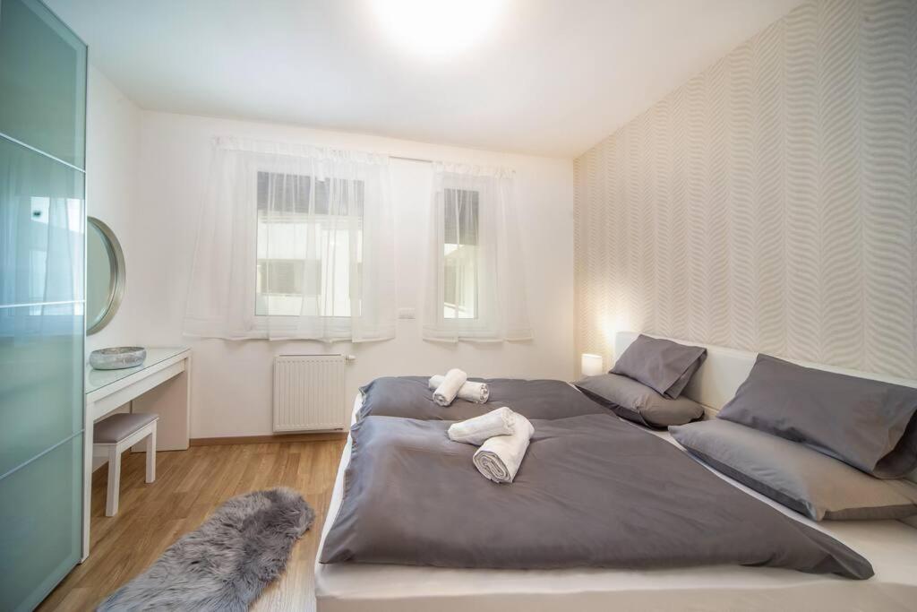 Grace Pine Apartment 1 Budapest Exterior foto